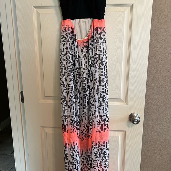 Dress - Picture 6 of 10